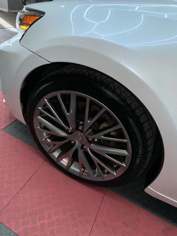 Lexus Is - Thumbnail 3