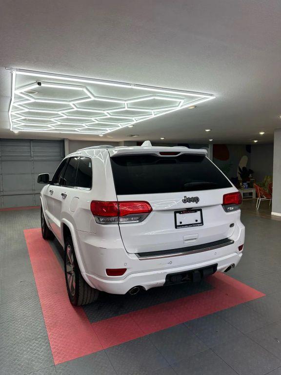 Jeep Grand Cherokee - Thumbnail 10