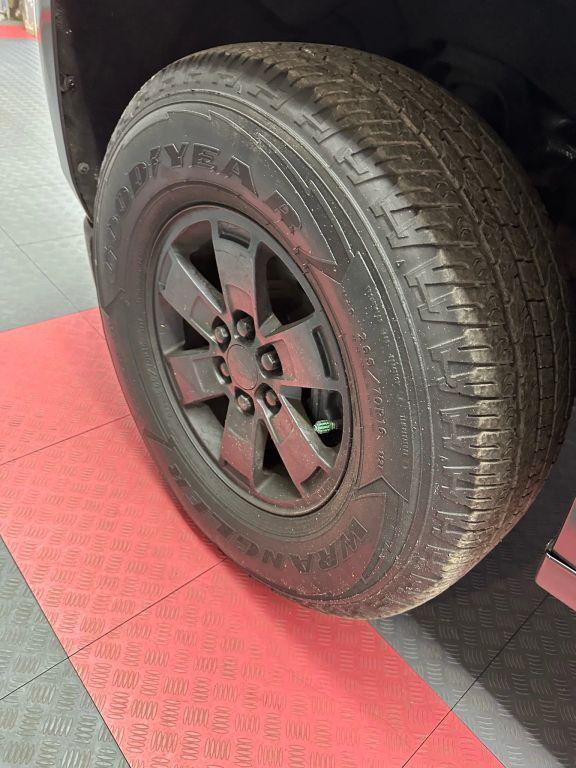 Chevrolet Colorado Crew Cab - Thumbnail 3