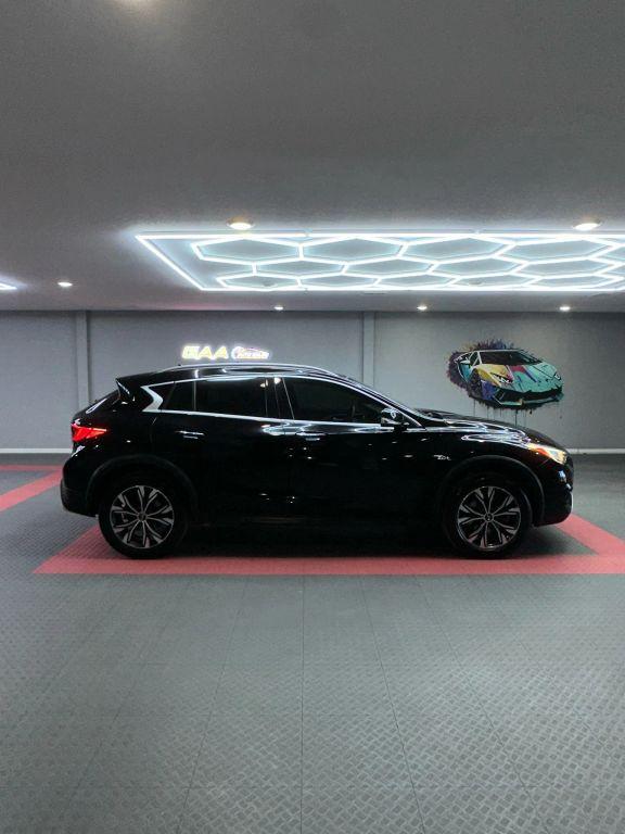 Infiniti Qx30 - Thumbnail 13