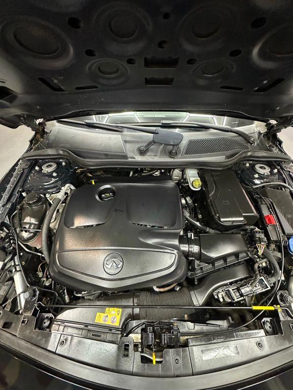 Infiniti Qx30 - Thumbnail 2