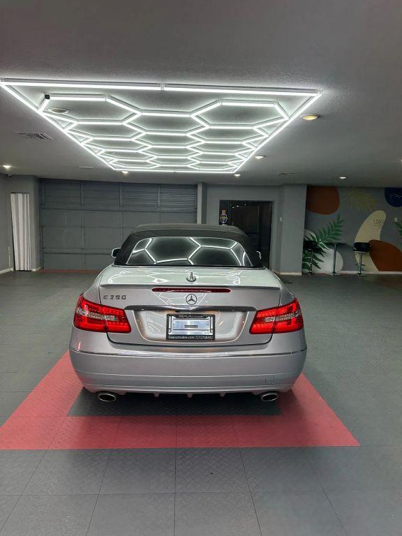 Mercedes-Benz E-Class - Thumbnail 20