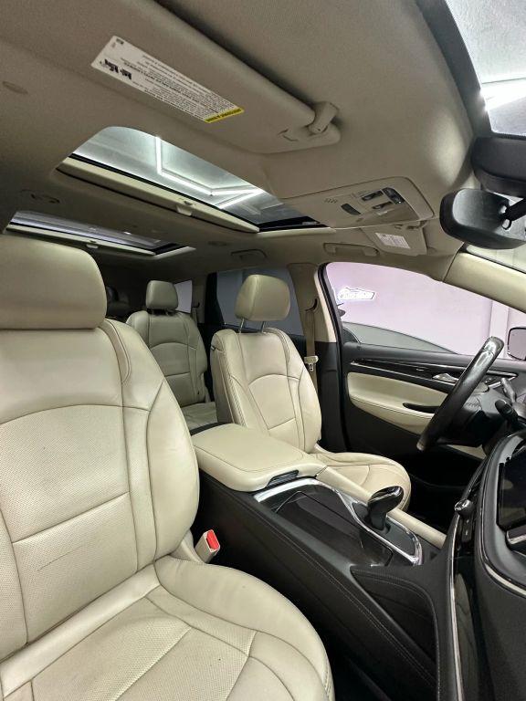 Buick Enclave - Thumbnail 2