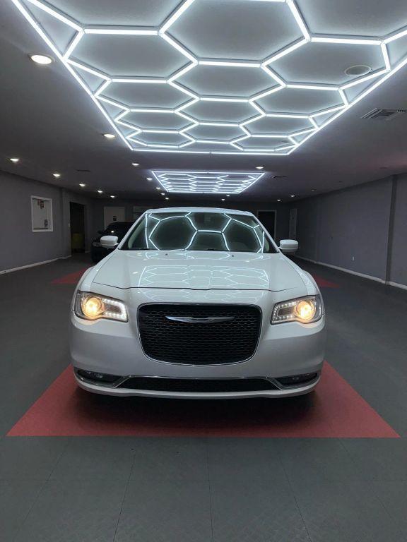 Chrysler 300 - Thumbnail 14