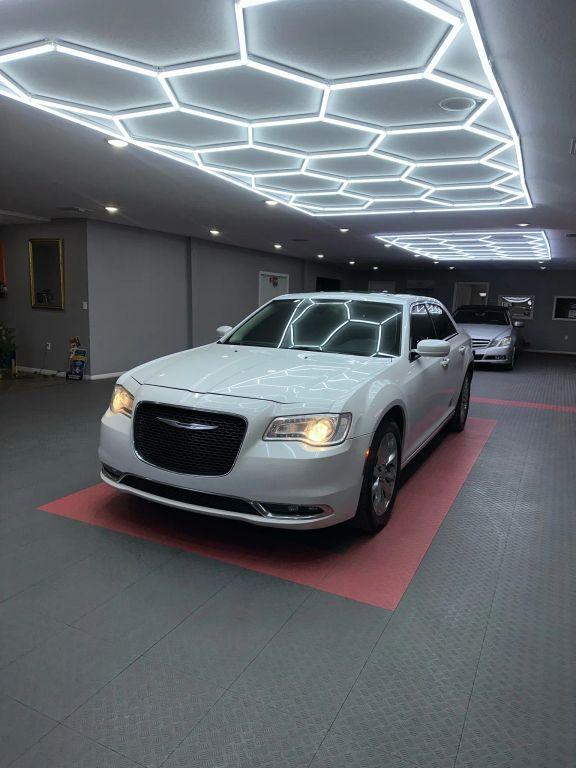 Chrysler 300 - Thumbnail 8