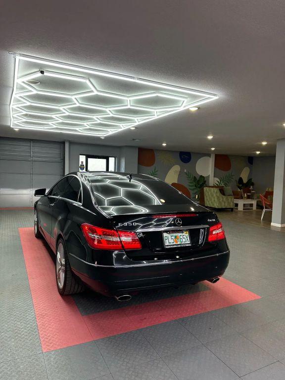 Mercedes-Benz E-Class - Thumbnail 10