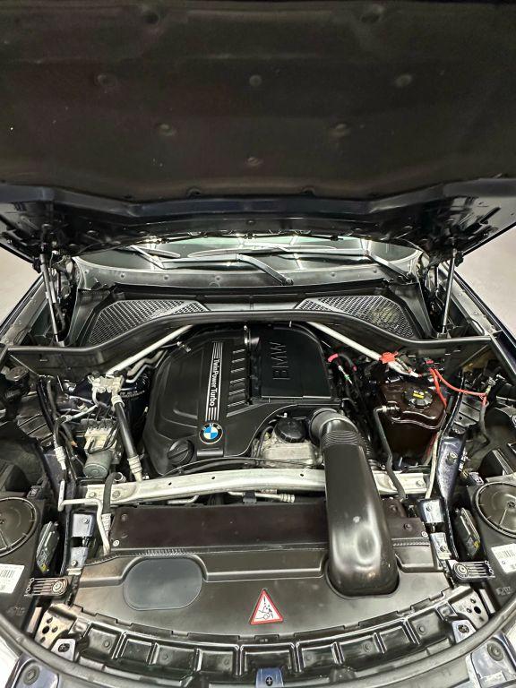 Bmw X5 - Thumbnail 2