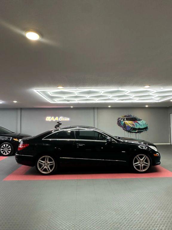 Mercedes-Benz E-Class - Thumbnail 13