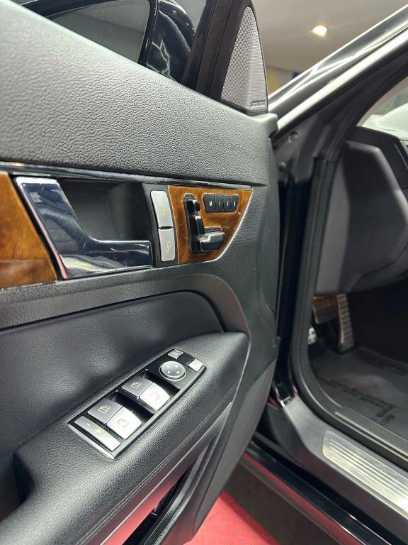 Mercedes-Benz E-Class - Thumbnail 17