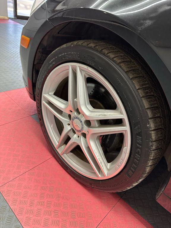 Mercedes-Benz E-Class - Thumbnail 3