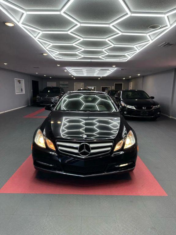 Mercedes-Benz E-Class - Thumbnail 14