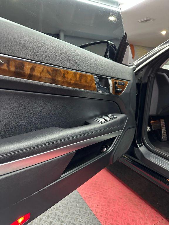 Mercedes-Benz E-Class - Thumbnail 16