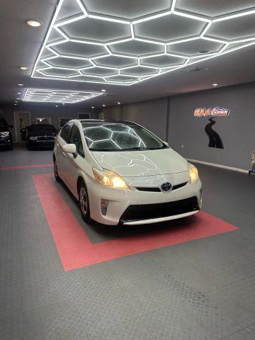 Toyota Prius - View 1