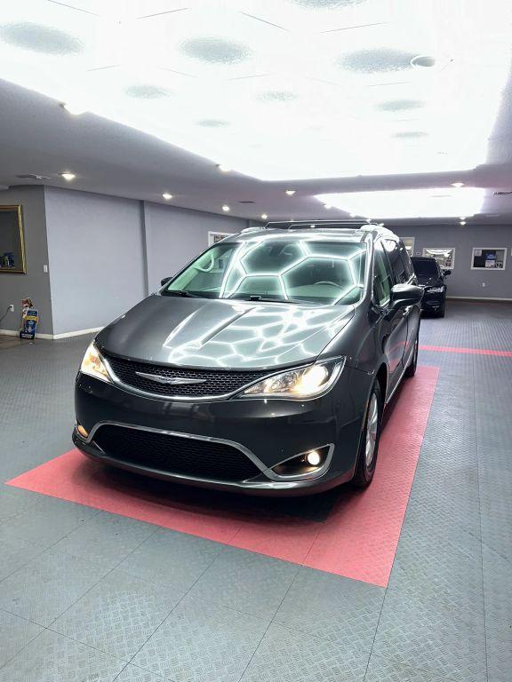 Chrysler Pacifica - Thumbnail 8