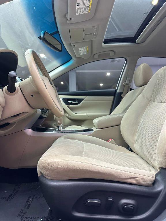 Nissan Altima - Thumbnail 17