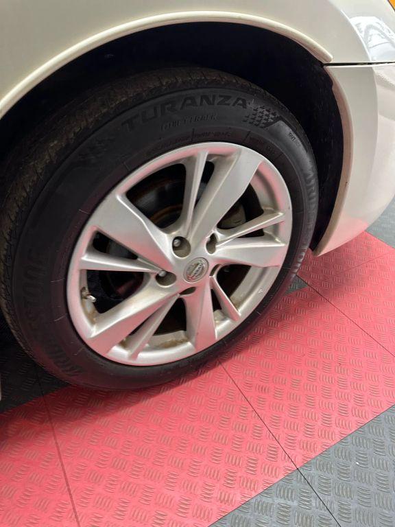 Nissan Altima - Thumbnail 5