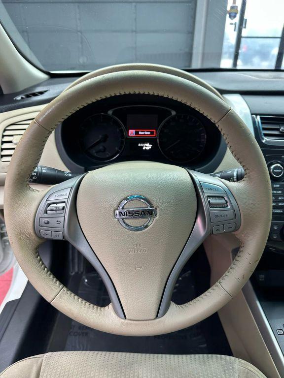 Nissan Altima - Thumbnail 19