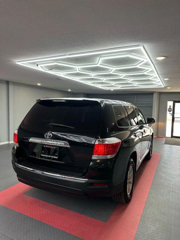 Toyota Highlander - Thumbnail 12