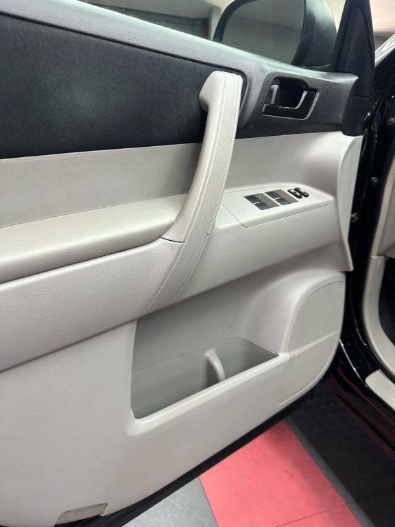 Toyota Highlander - Thumbnail 15