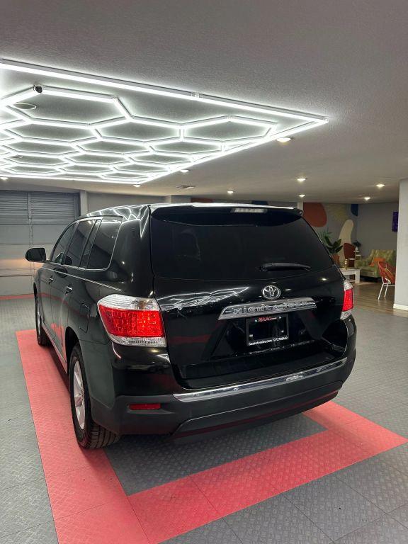 Toyota Highlander - Thumbnail 10