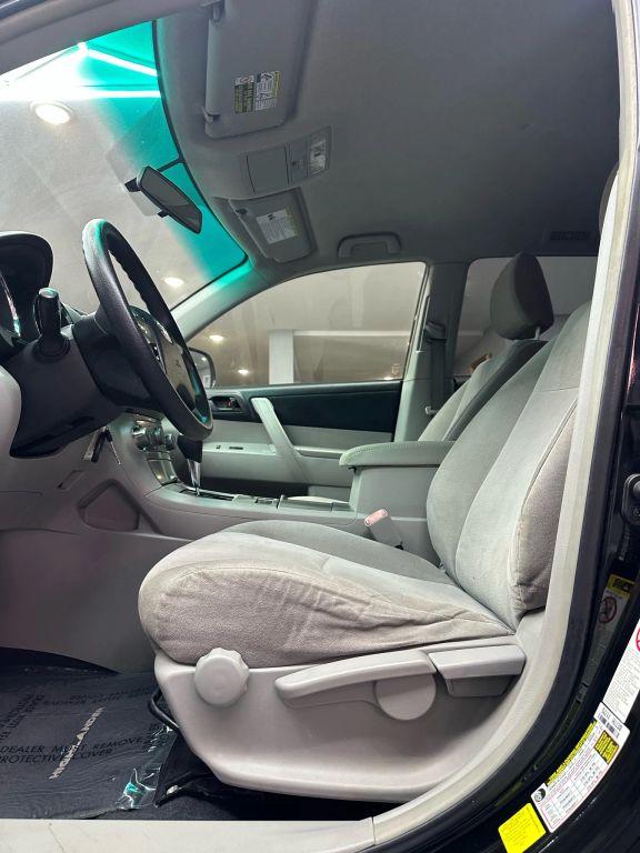 Toyota Highlander - Thumbnail 16