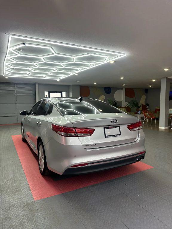 Kia Optima - Thumbnail 10