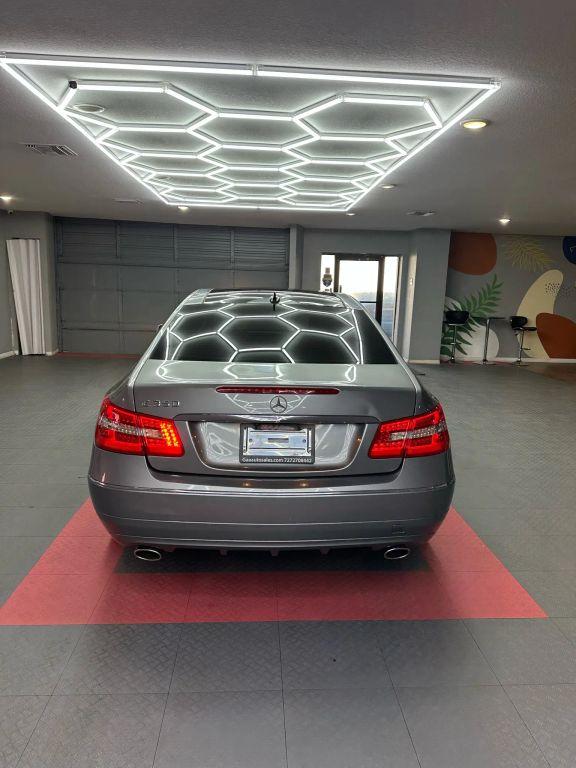 Mercedes-Benz E-Class - Thumbnail 11