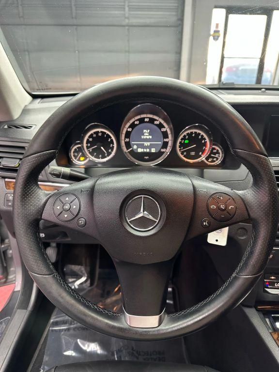 Mercedes-Benz E-Class - Thumbnail 18