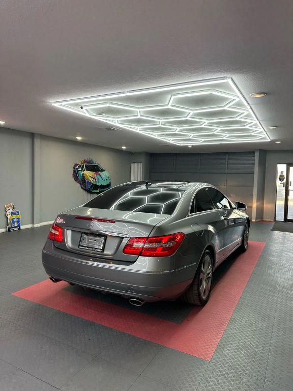 Mercedes-Benz E-Class - Thumbnail 12