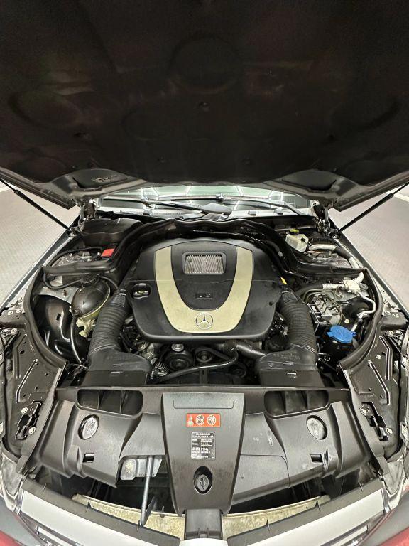 Mercedes-Benz E-Class - Thumbnail 2