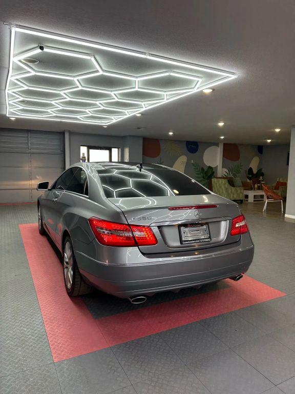 Mercedes-Benz E-Class - Thumbnail 10