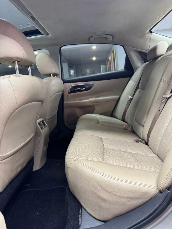 Nissan Altima - Thumbnail 2