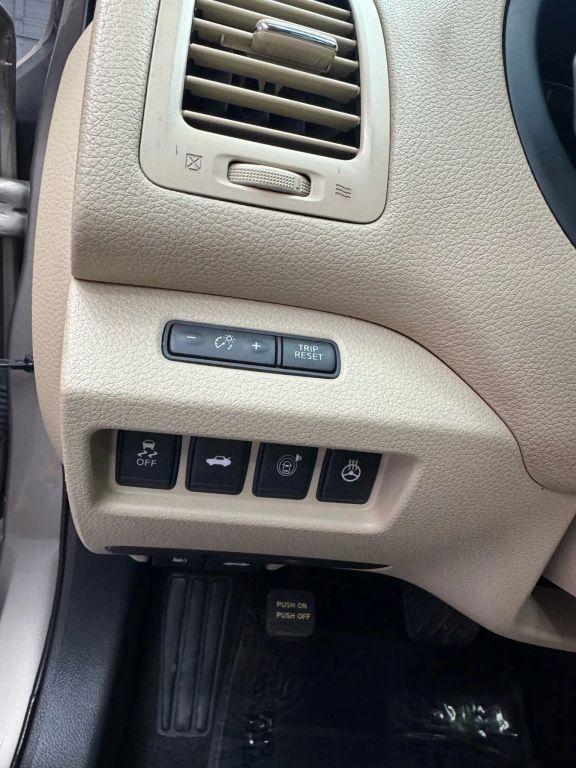 Nissan Altima - Thumbnail 19