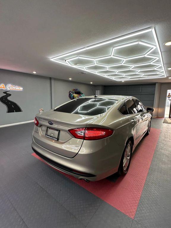 Ford Fusion - Thumbnail 13