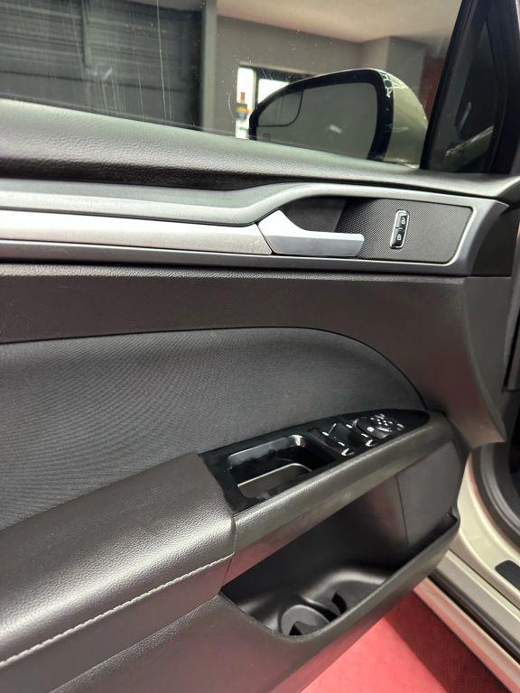 Ford Fusion - Thumbnail 15