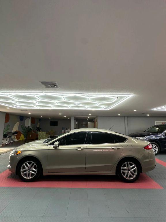 Ford Fusion - Thumbnail 9