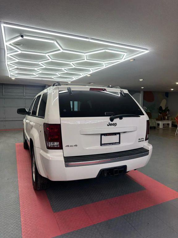 Jeep Grand Cherokee - Thumbnail 10