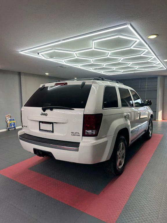 Jeep Grand Cherokee - Thumbnail 12