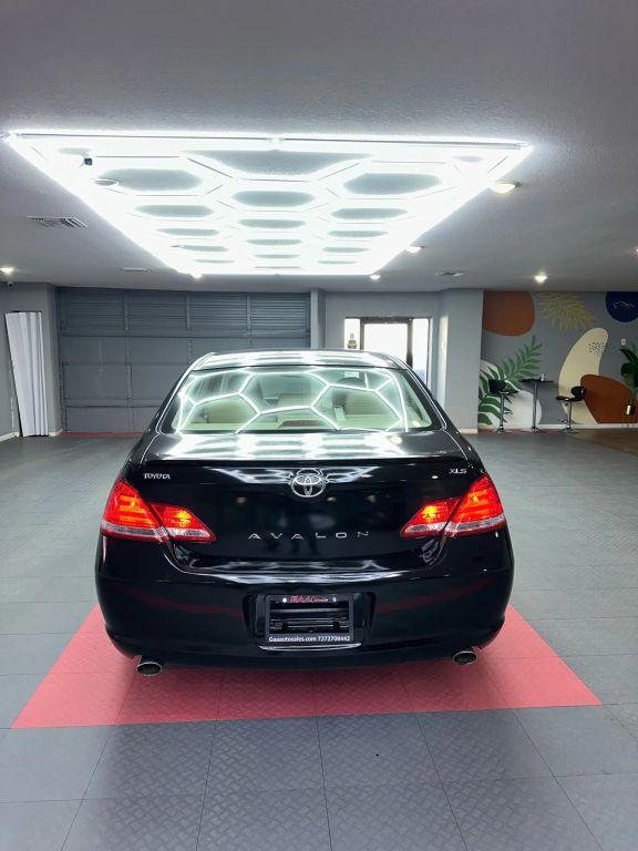 Toyota Avalon - Thumbnail 11