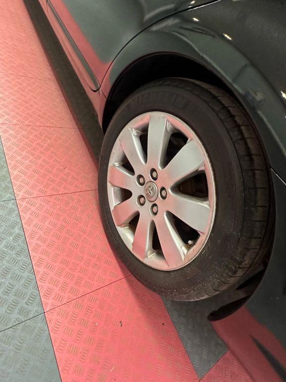 Toyota Avalon - Thumbnail 3