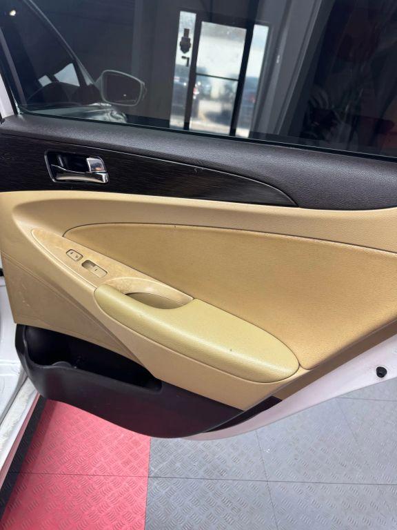 Hyundai Sonata - Thumbnail 2