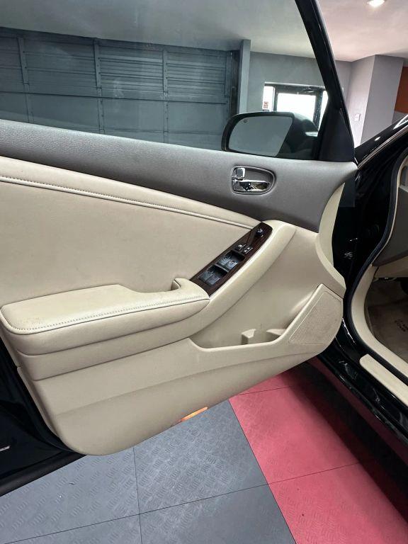 Nissan Altima - Thumbnail 15