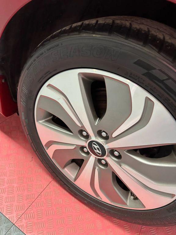 Hyundai Sonata - Thumbnail 3