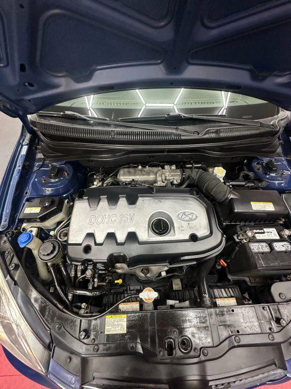 Hyundai Accent - Thumbnail 2