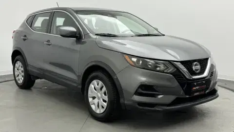 Nissan Rogue Sport S - Thumbnail 4