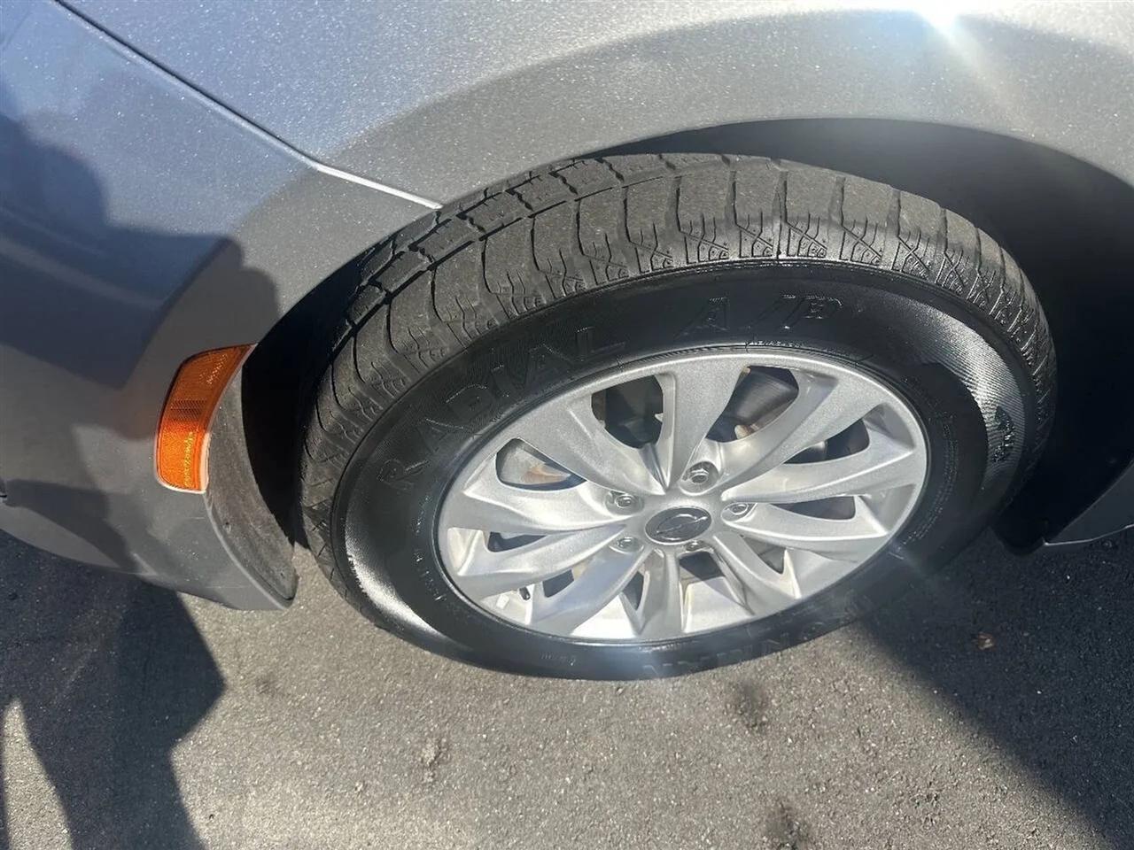 Chrysler Pacificatouring L Fwd - Thumbnail 9