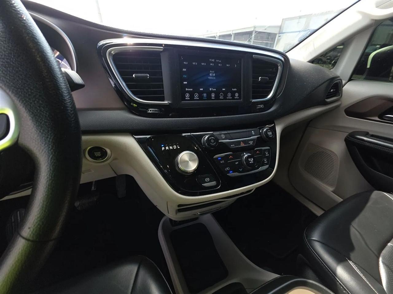 Chrysler Voyagerlxi Fwd - Thumbnail 17