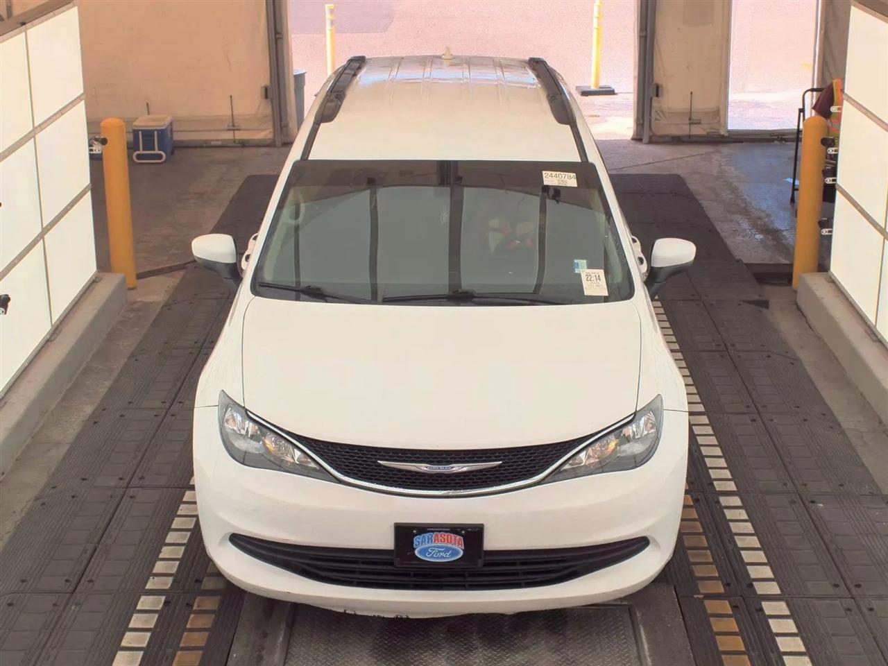 Chrysler Voyagerlxi Fwd - Thumbnail 2