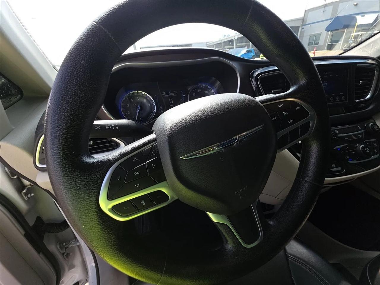 Chrysler Voyagerlxi Fwd - Thumbnail 16