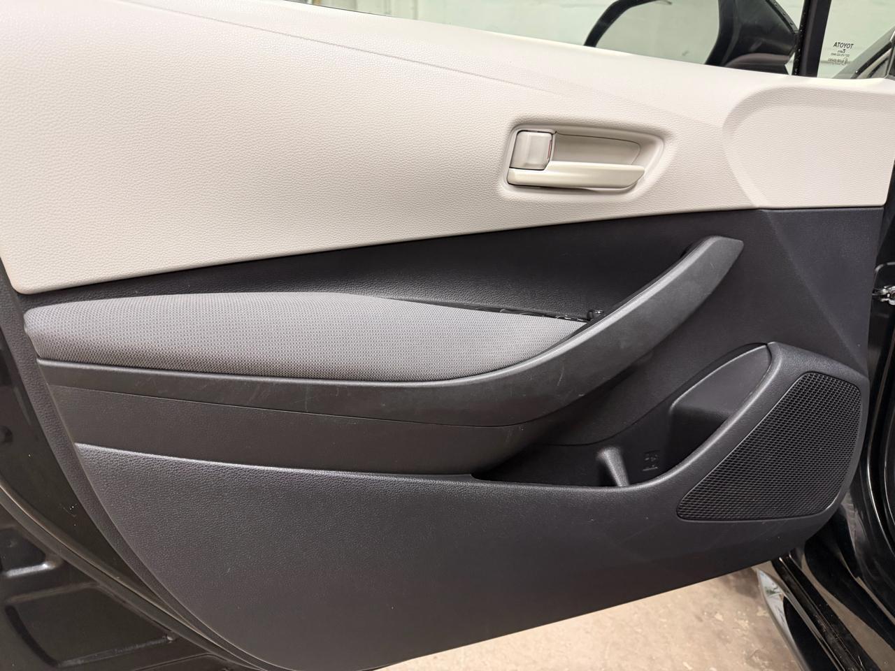 Toyota Corollale - Thumbnail 13